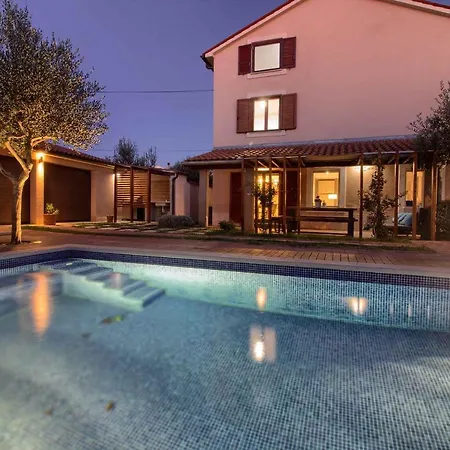 Charming Donatella With Private Pool In Pula