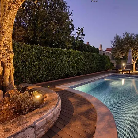 Charming Donatella With Private Pool In Pula Villa *