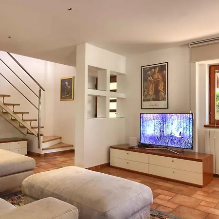 Charming Donatella With Private Pool In Pula Villa *