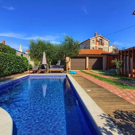 Charming Donatella With Private Pool In Pula