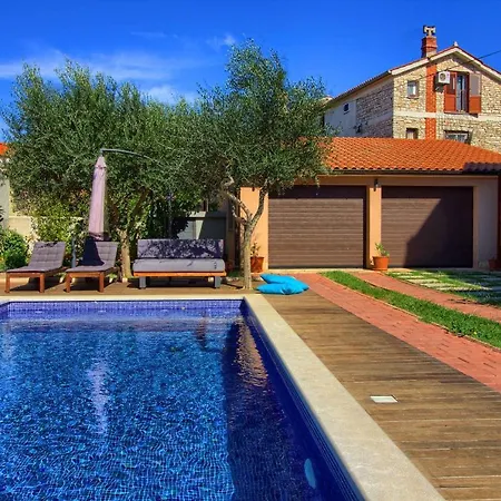 Villa Charming Donatella With Private Pool In Pula *
